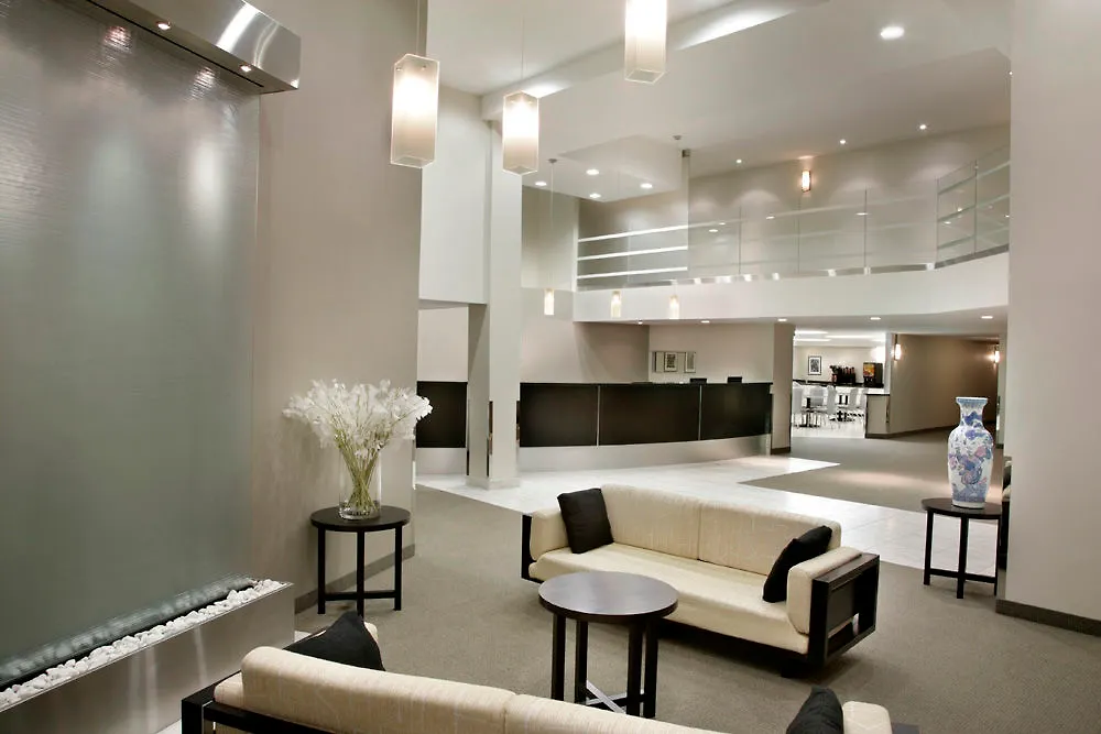 Super 8 By Wyndham Downtown Toronto Hotel 2*,