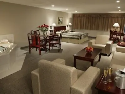 Super 8 By Wyndham Downtown Toronto Hotel 2*,  Canada
